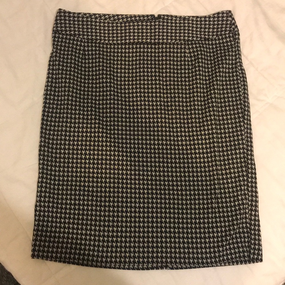 Houndstooth pencil skirt size: 14